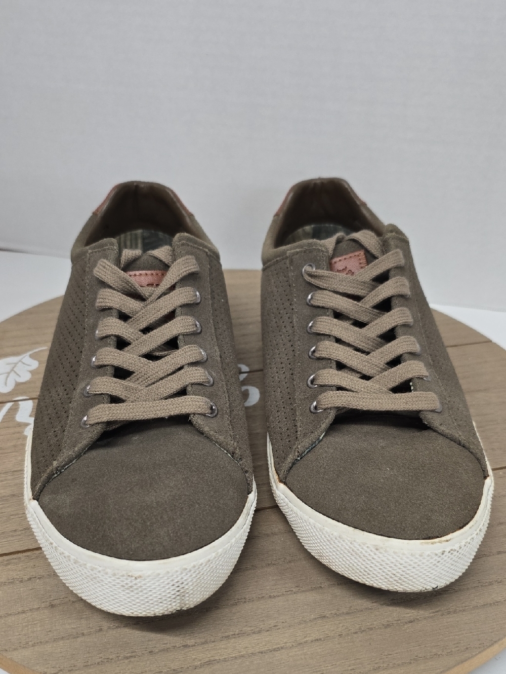 Original Penguin Men's Low-Top Sneakers in Olive Size 9